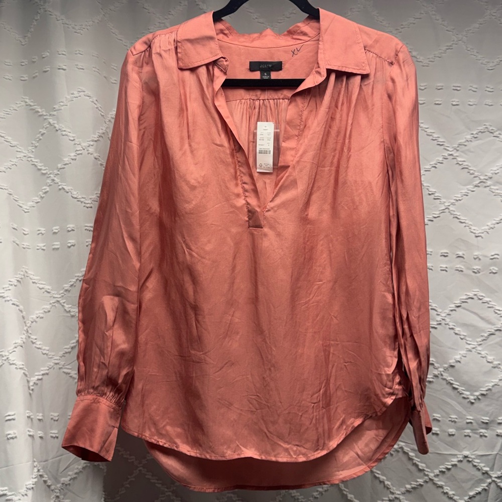J.Crew Women’s Pink Satin Cupro-Blend
V-Neck Popover Blouse BD789 Size S